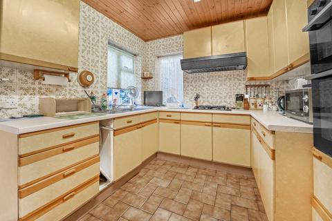 3 bedroom detached house for sale, Penton Avenue, Staines-upon-Thames, TW18