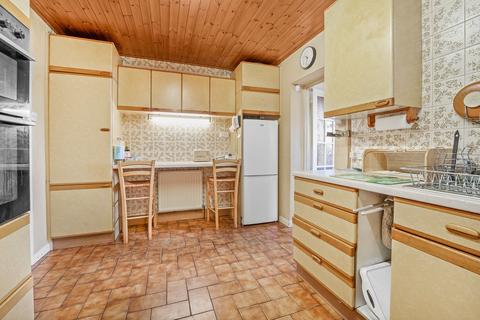 3 bedroom detached house for sale, Penton Avenue, Staines-upon-Thames, TW18