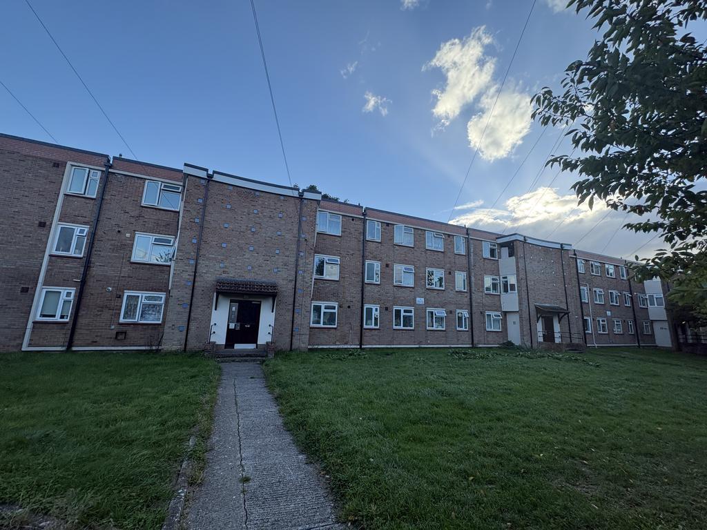 Apartment in Bristol, Manor Farm, Southmead - More