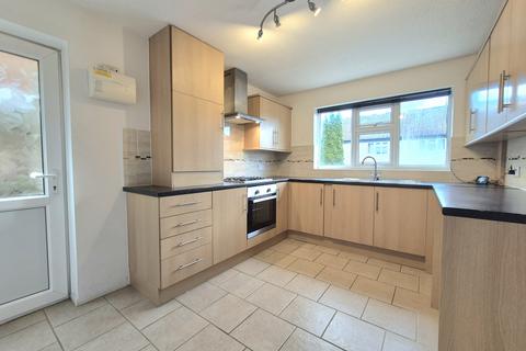 3 bedroom semi-detached house to rent, Oadby, Leicester, LE2