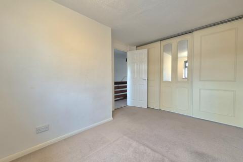 3 bedroom semi-detached house to rent, Oadby, Leicester, LE2