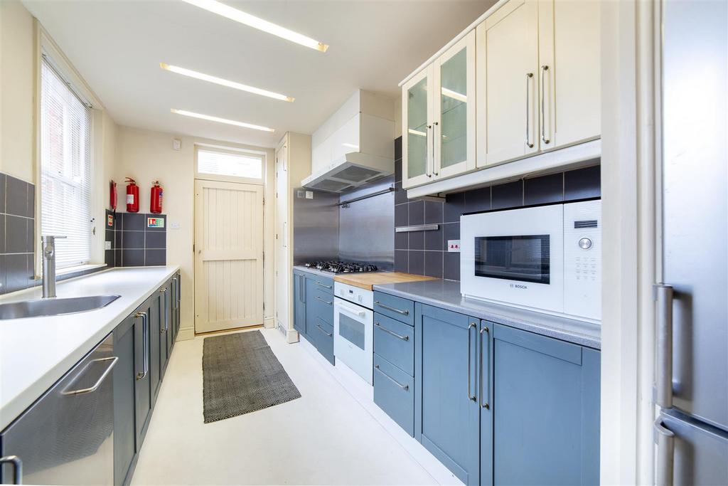 House in Newcastle upon Tyne, Tyne and Wear - View 4