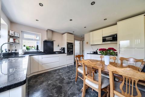 4 bedroom semi-detached house for sale, Foxon Lane, Caterham CR3