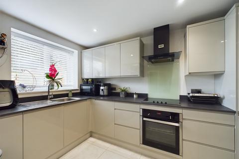 3 bedroom semi-detached house to rent, Bullbrook Drive, Bracknell, Berkshire, RG12