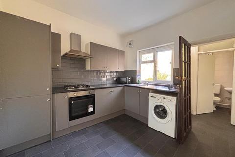 2 bedroom end of terrace house for sale, Coventry Road, Sheldon, Birmingham