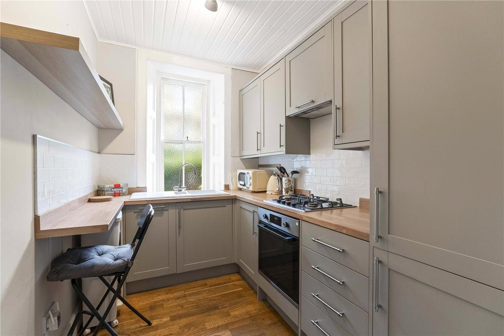 Apartment in Edinburgh - View 4