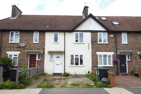 3 bedroom terraced house to rent, Steers Mead, Tooting Borders, CR4