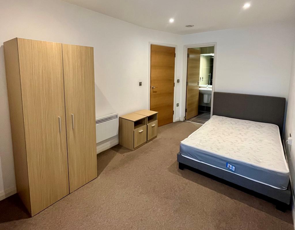 Apartment in Leeds - View 3