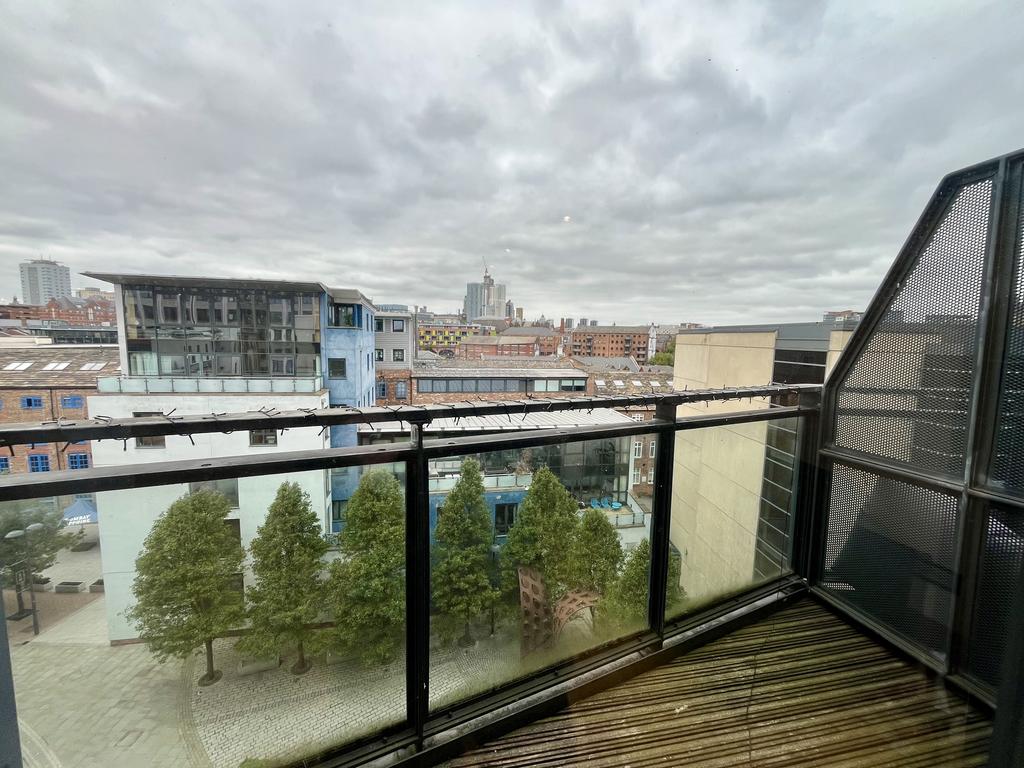 Apartment in Leeds - View 4
