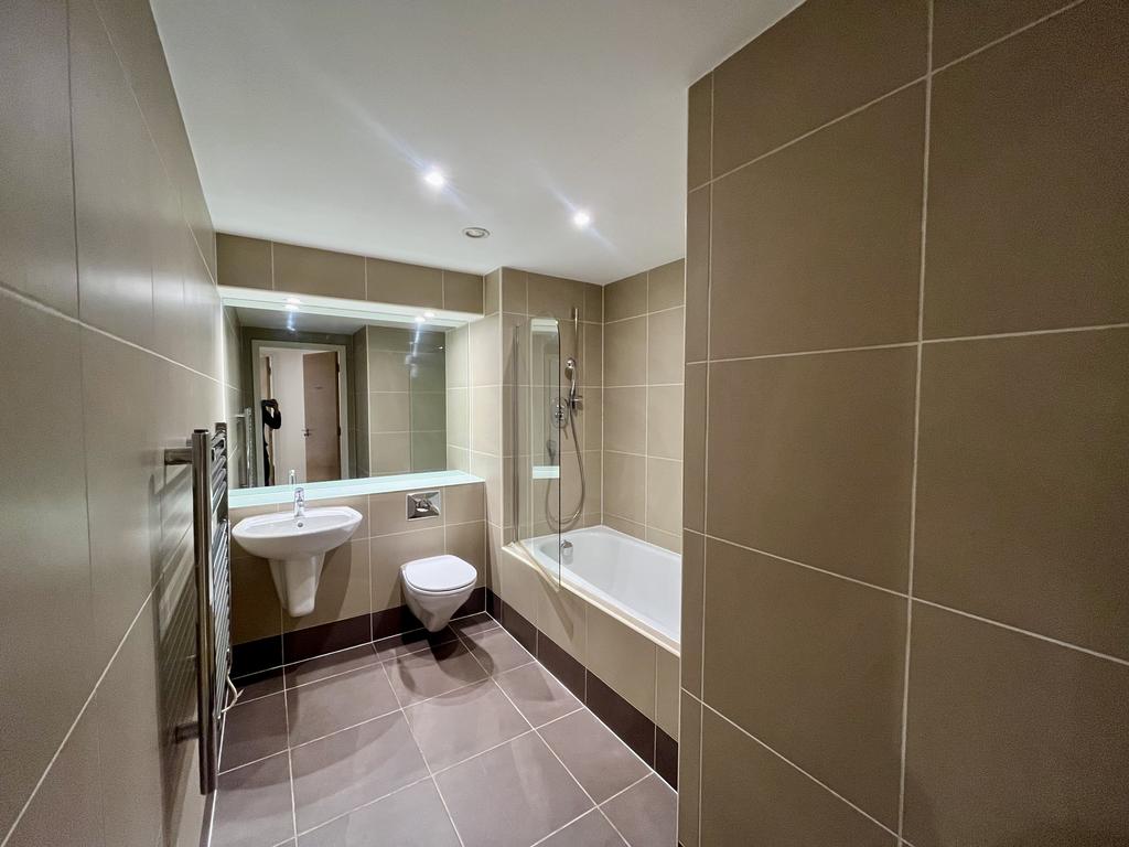 Apartment in Leeds - View 5