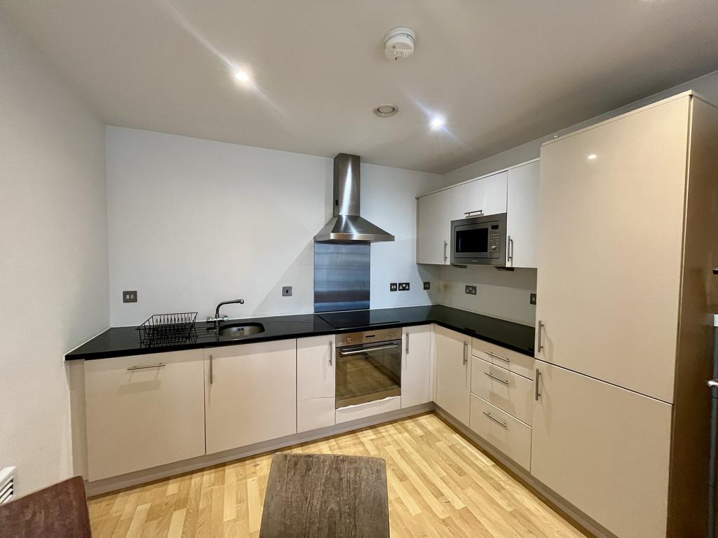 Apartment in Leeds - More