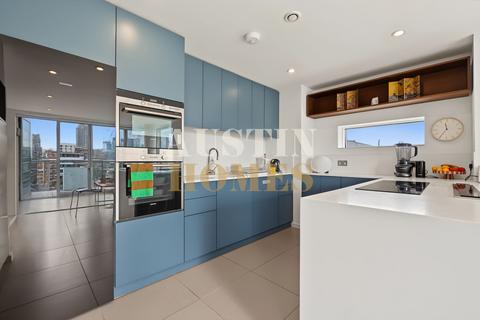 3 bedroom apartment to rent, Dance Square, EC1V 3AN