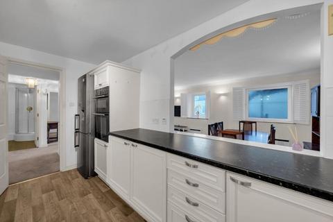 2 bedroom flat for sale, West Street, DA11
