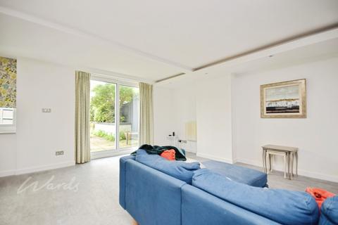 2 bedroom apartment to rent, Marine Parade Hythe CT21