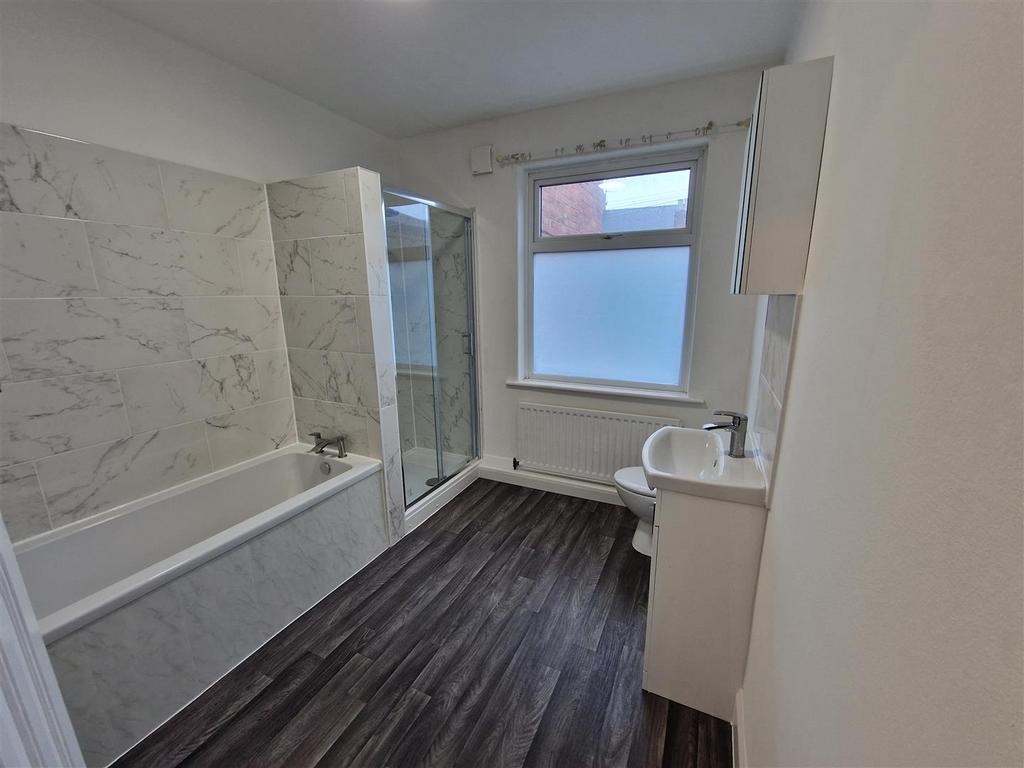Apartment in Newcastle upon Tyne, Heaton - View 2