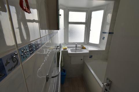 4 bedroom semi-detached house for sale, Chestnut Grove, WEMBLEY, HA0