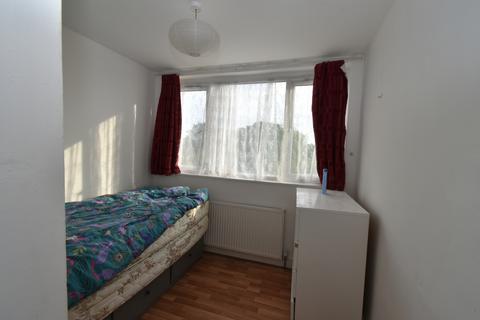 4 bedroom semi-detached house for sale, Chestnut Grove, WEMBLEY, HA0