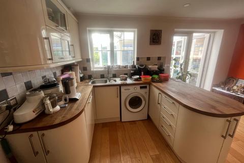 3 bedroom detached house to rent, Deverills Way, Slough, SL3