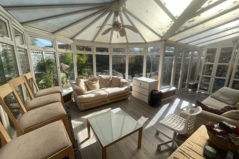 3 bedroom detached house to rent, Deverills Way, Slough, SL3
