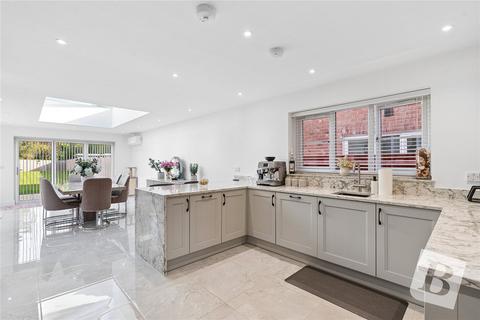 4 bedroom detached house for sale, Athelstan Gardens, Runwell, Wickford, SS11