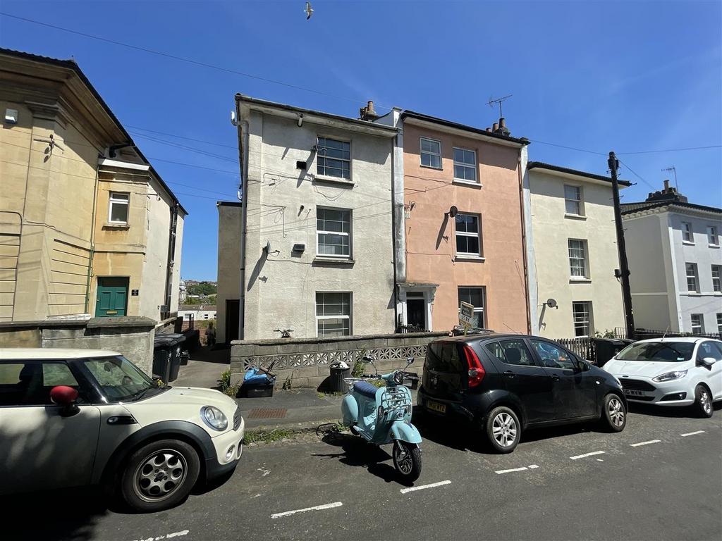 Apartment in Bristol - View 2
