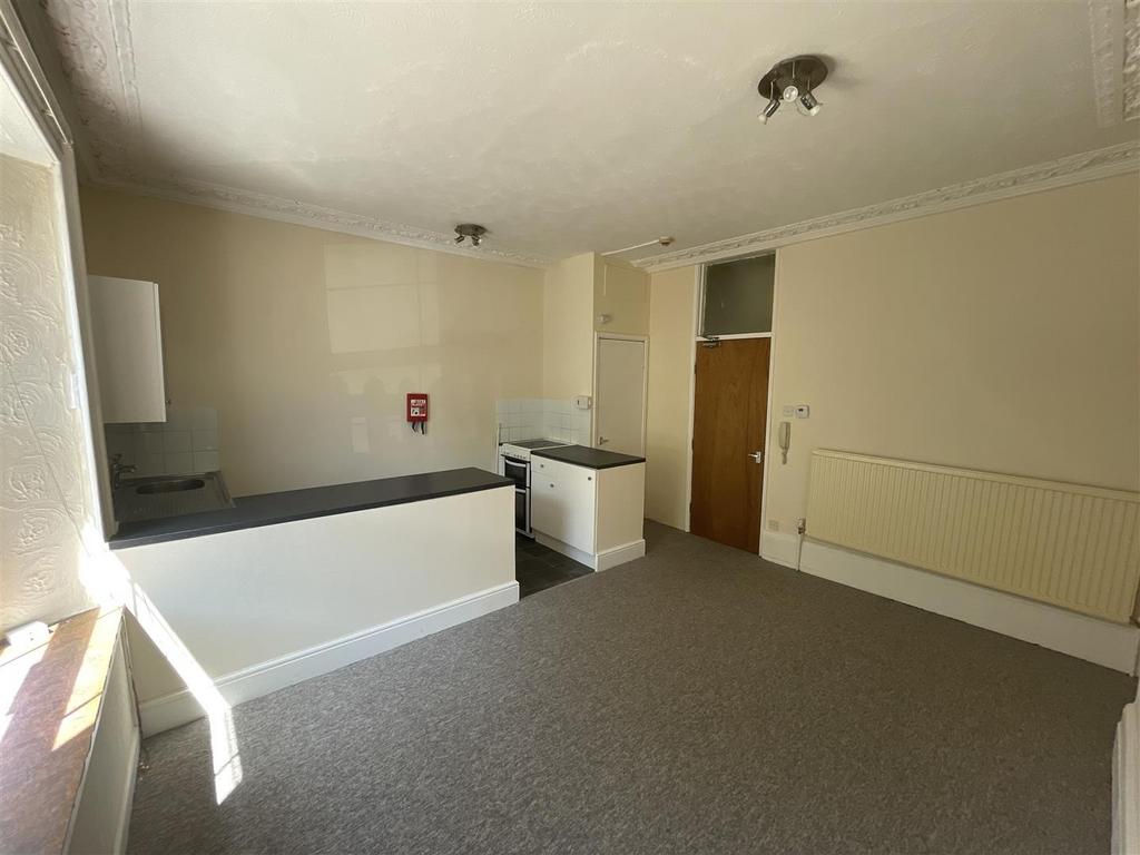 Apartment in Bristol - View 3