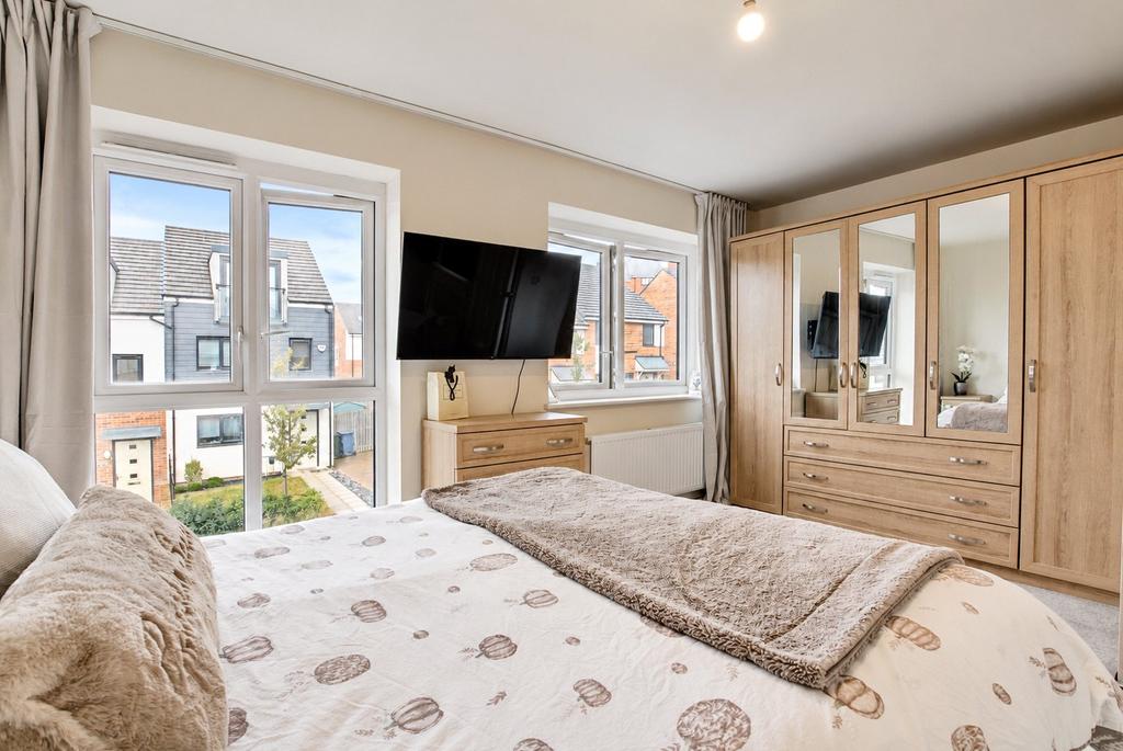 House in Newcastle Upon Tyne - More