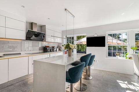 4 bedroom semi-detached house for sale, Regency Close, London, W5