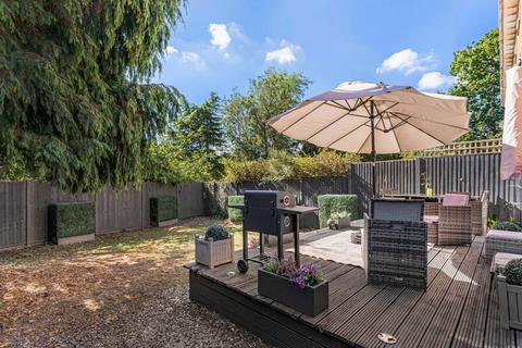 4 bedroom semi-detached house for sale, Regency Close, London, W5
