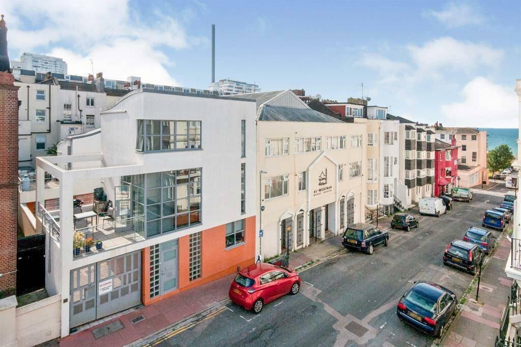 Apartment in Brighton, Brunswick - View 2