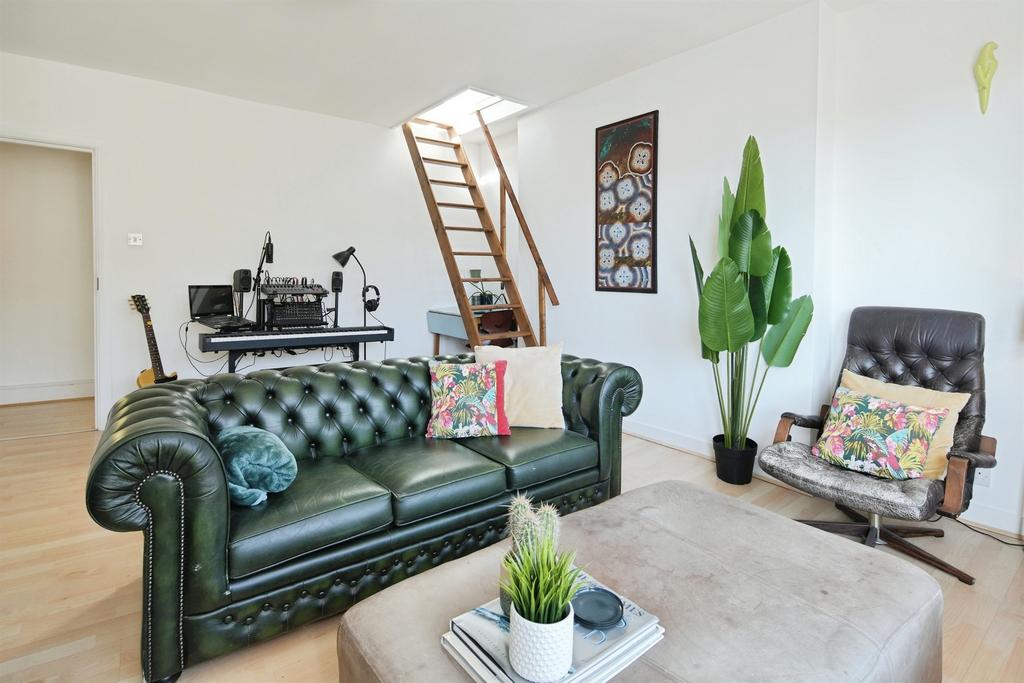Apartment in Brighton, Brunswick - View 3