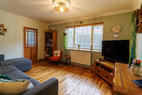 3 bedroom semi-detached house for sale, Woodlands Road, East Grinstead