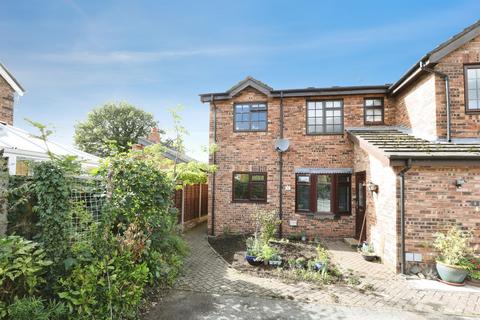 2 bedroom flat for sale, Weaverham Road, Sandiway, Northwich