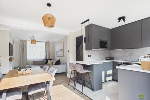 3 bedroom terraced house for sale, Upper Abbey Road, Belvedere, Kent, DA17