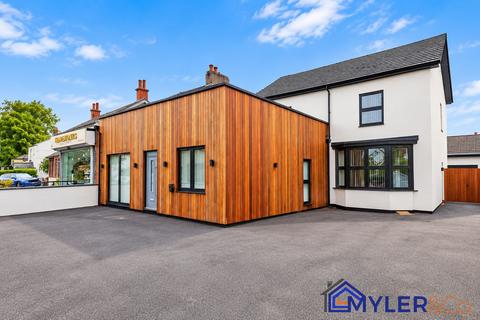 7 bedroom detached house for sale, Cronton Road, Widnes, WA8