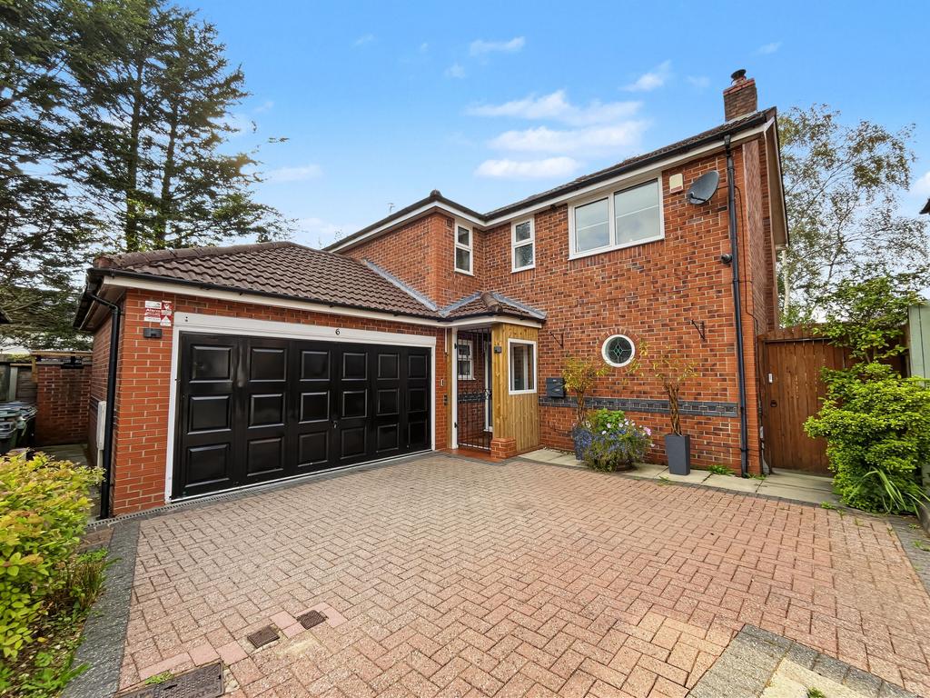 Hollins Close, Unsworth, Bury, BL9