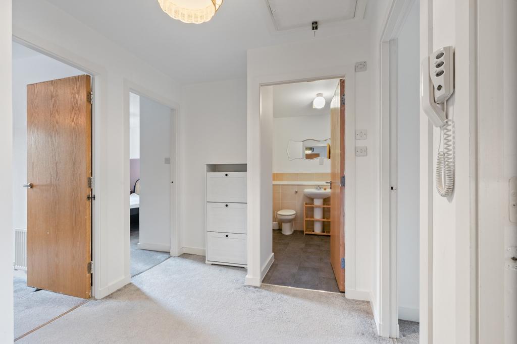 Apartment in Edinburgh - View 3