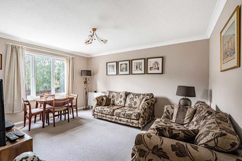 2 bedroom flat for sale, Dickers Lane, Alton, Hampshire