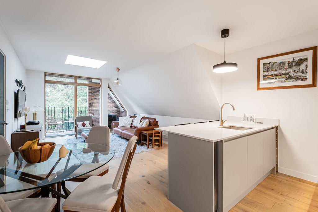 Apartment in South Croydon - View 2
