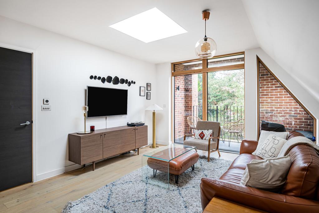 Apartment in South Croydon - View 3