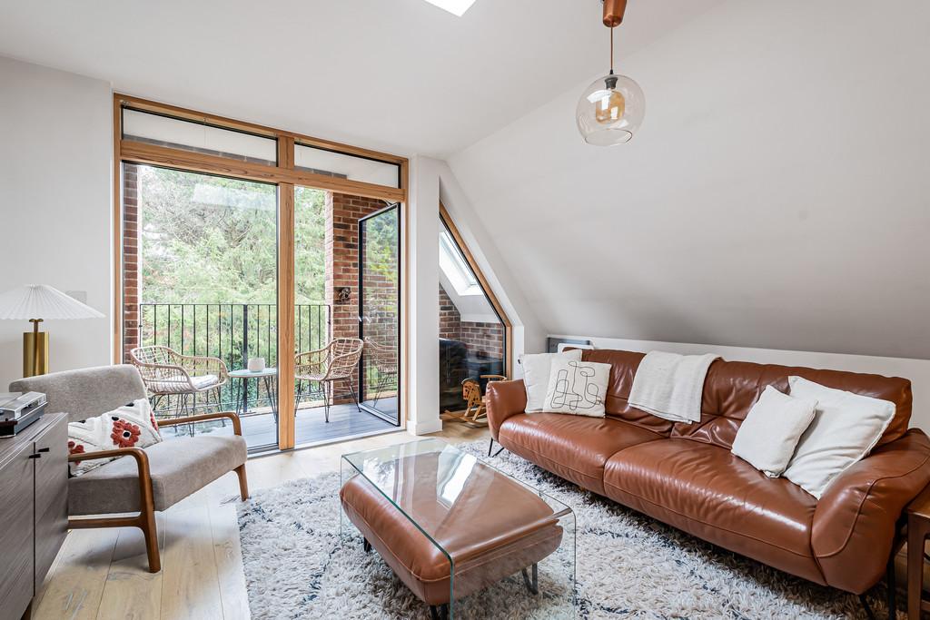Apartment in South Croydon - View 4