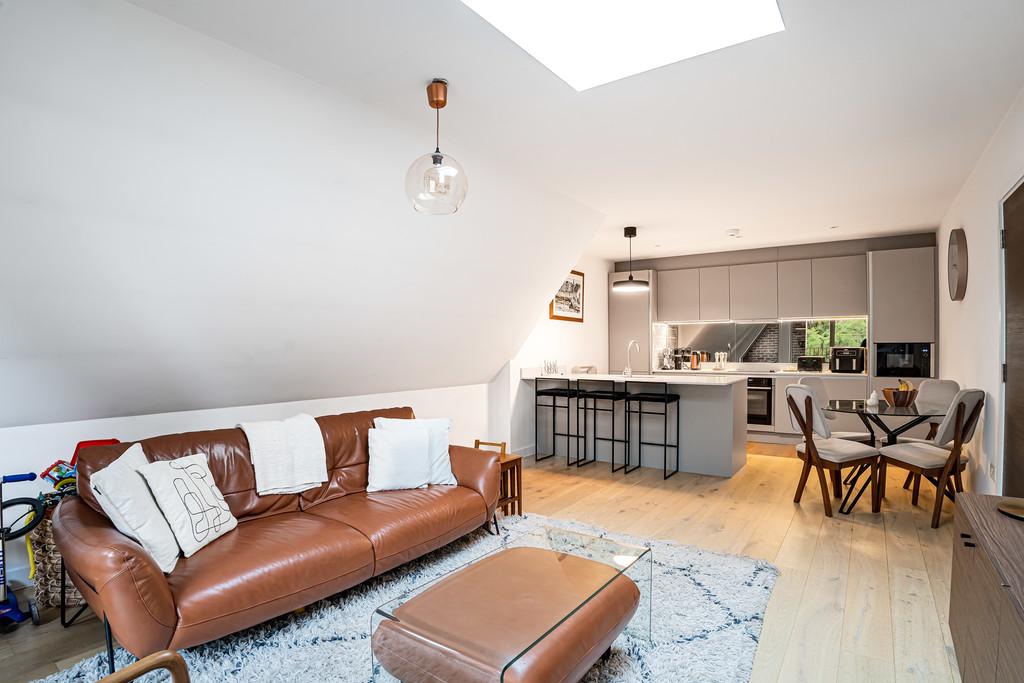 Apartment in South Croydon - View 5