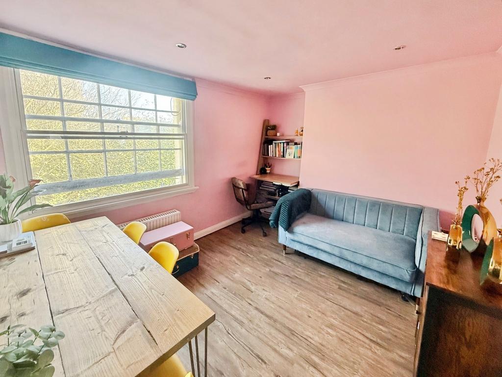 Apartment in East Sussex - More