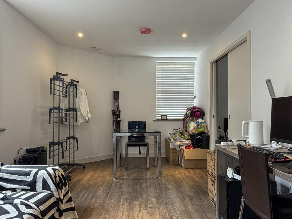 Apartment in Cambridge - View 3