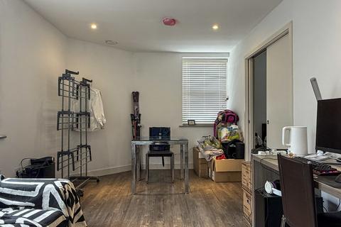 Studio to rent, Humberstone Road, Cambridge CB4