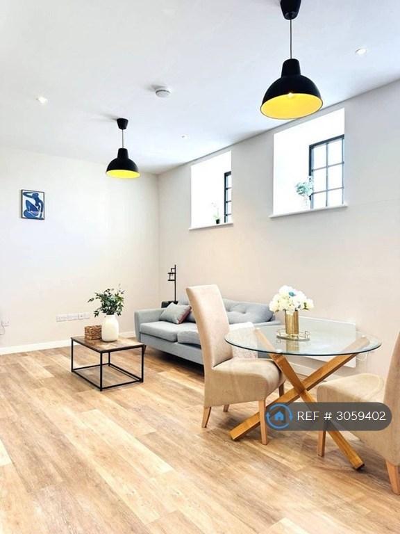 Apartment in Bristol - More