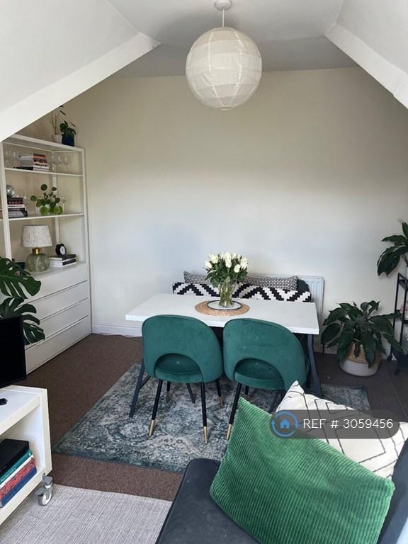 Apartment in Sheffield, South Yorkshire - View 4