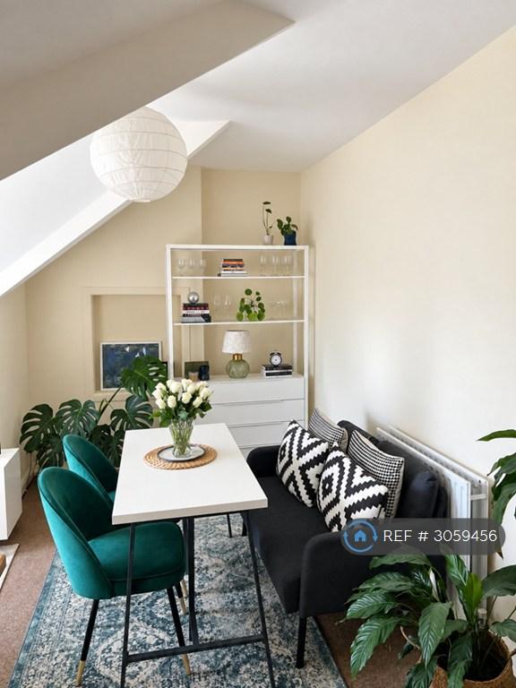 Apartment in Sheffield, South Yorkshire - View 5