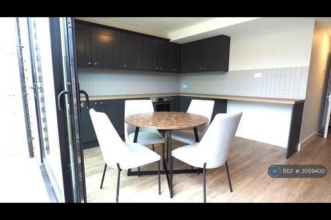 4 bedroom terraced house to rent, Buxton Road, Thornton Heath, CR7