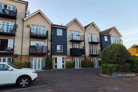 2 bedroom flat to rent, Blackthorn Road, Ilford, IG1